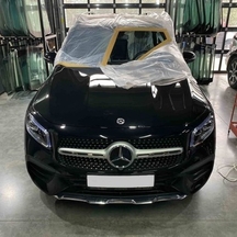 Mercedes в процессе замены стекла фото